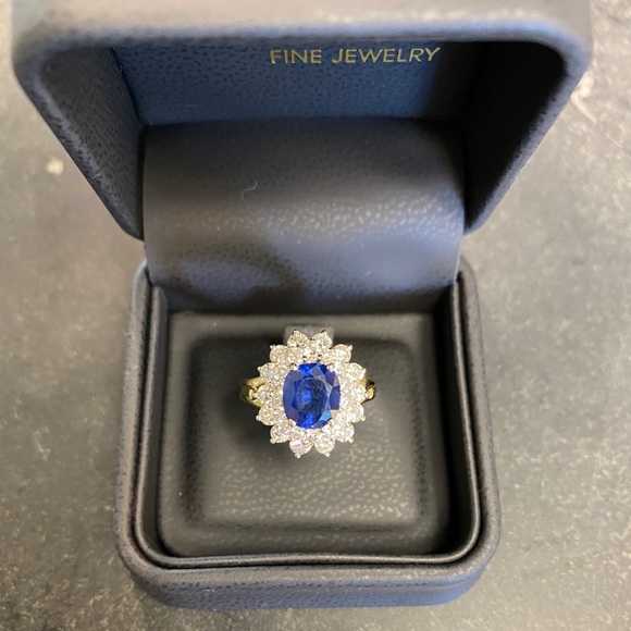 Sapphire & Diamond Ring - Picture 1 of 10